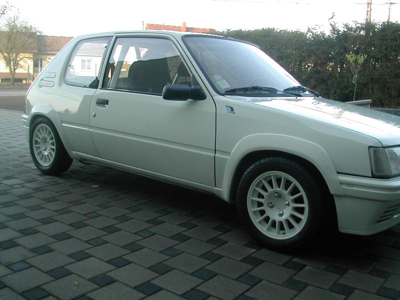 205 rallye 002.jpg