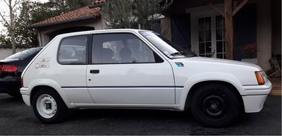 205 306.jpg (222.44 Kio) Vu 1883 fois Sydonie avec ses nouvelles roulettes