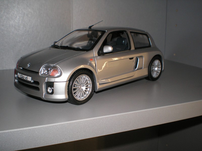 clio V6.jpg