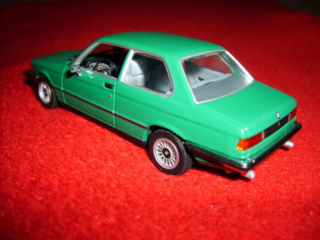 BMW 323i E21.JPG