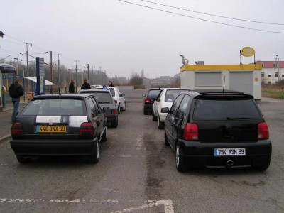 la troupe au complet direction le circuit