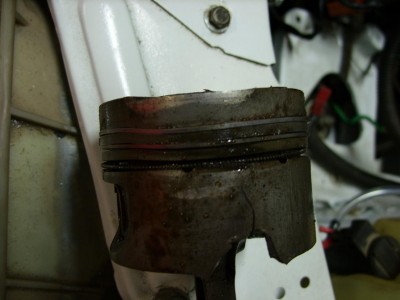 09-02-08 casse moteur (5).JPG