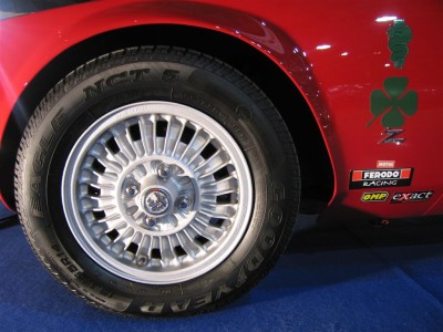 détail d'une alfa 1300 Junior carrossé par Zagato état concours : c'est de l'art j'vous dis