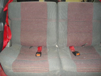 la banquette ar, sera lavée et revendue....