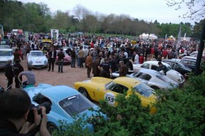 Une vue du parc fermé. Il est presque 21h, et tous les concurrents ne sont pas encore là, mais il fait trop nuit pour continuer à photographier.