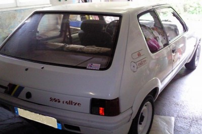 Les jantes ont ete repeinte par l'ancien proprietaire peut de temps avant la vente