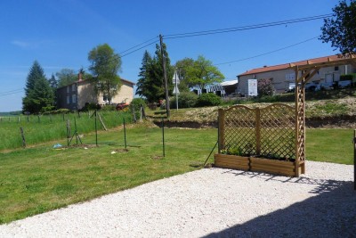 Pose du grillage le 24 mai 2010 002.jpg