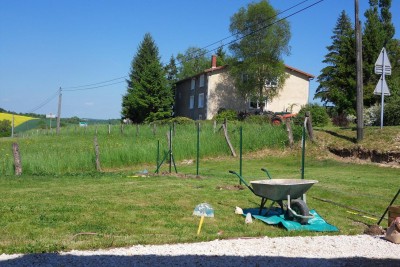 Pose du grillage le 24 mai 2010 004.jpg