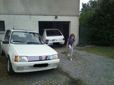 une rallye dans le garage!!!!!!  c'est une N°2 aussi!!!!!!! mais c'est celle de Stéph et Babette