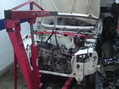 j'ai préparé le remise en place du moteur/boite sur la chèvre de Baptiste