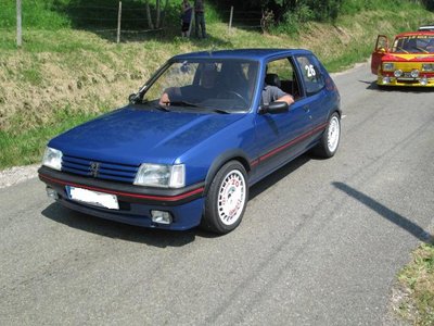 tomtyp est ça magnifique 205 gti