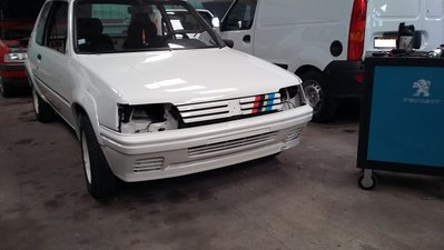 montage des extansions d'ailes et une partie des autocollants