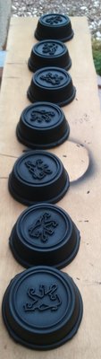 Après passage d'une peinture noire spéciale plastiques