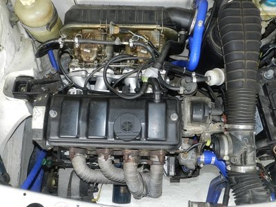 moteur refait ,repeint ,durite silicone ,radiateur neuf , reste que les carbu que j'ai remplacés les joints et injecteurs