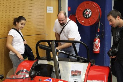 Jean a acheté sa voiture et son nouveau moteur