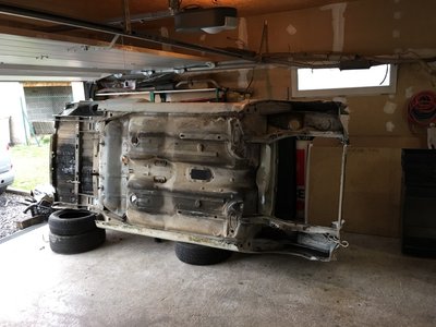 Voila l'auto tournée calé prête à être gratouiller