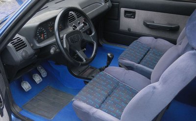 l'intérieur avec de la poussière de longue date (j'ai trouvé un chiffon depuis)
