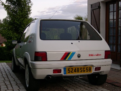 avec les p'tits autocollants qui vont bien c'est mieux (merci au club )