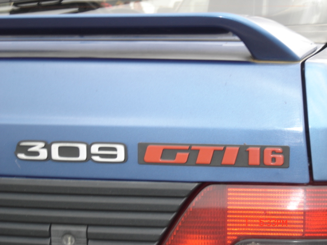 309 qui a fini par faire un tonneau.. :-(