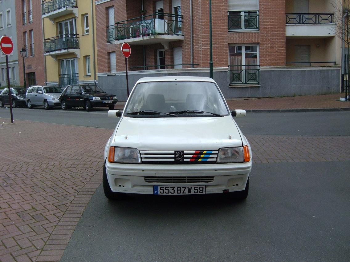 Et puis, v'là les z'autocs: