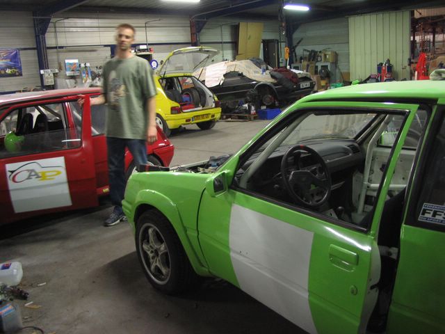 une autre rallye se cache sur la photo... à qui est t elle ?