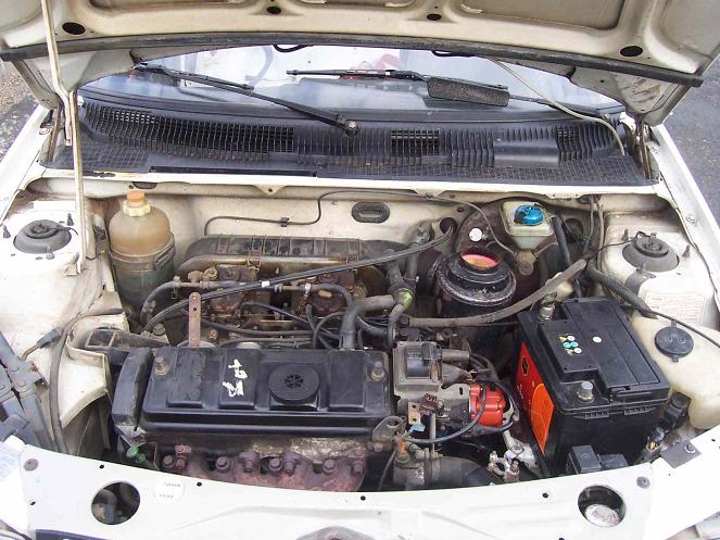 Le moteur dans son jus, tel que je l'ai recupéré...y'a du taf pour que ce soit nickel