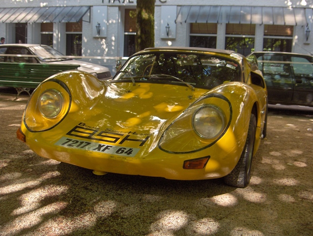 L'AV rappelle les autos des 24 H du Mans,sympa,non?