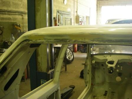 Bouchage des attaches du bécquet de GTI, endroit tordu pour tout refaire droit !