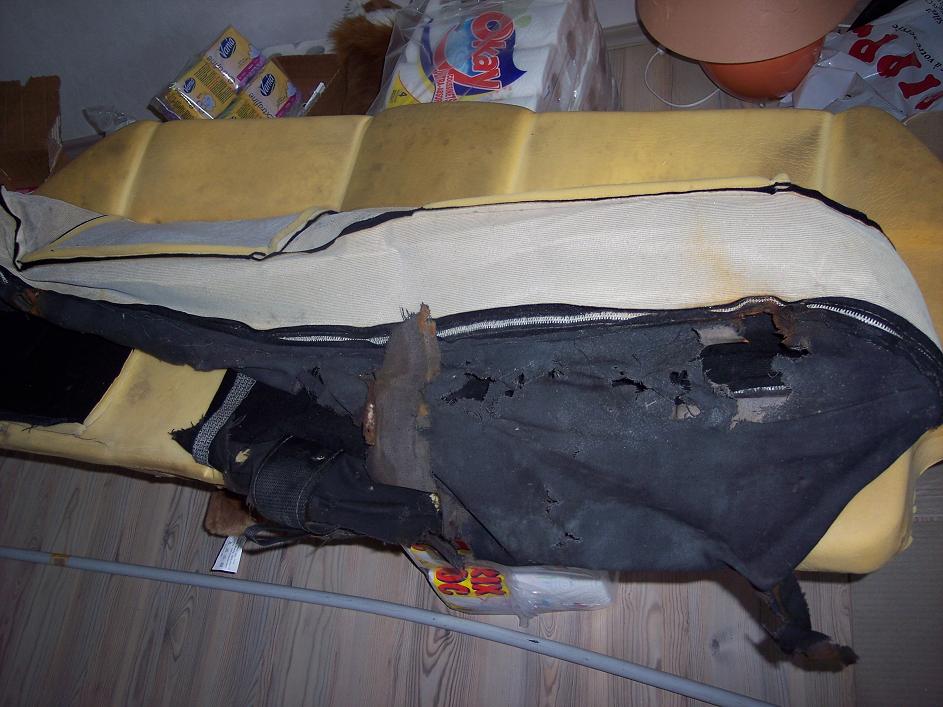 Ce qu'il reste de ma banquette arrière au niveau de l'assise