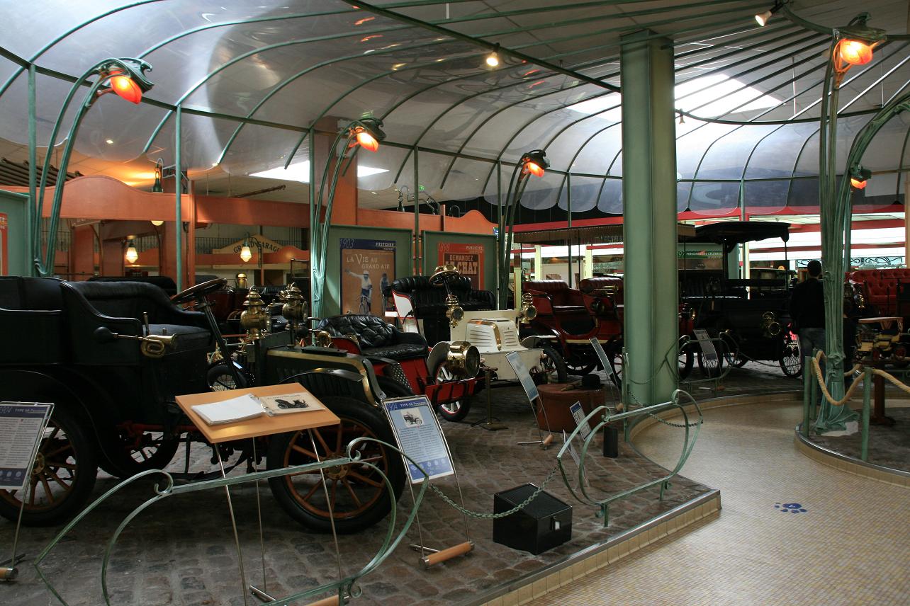1er hall-2.JPG