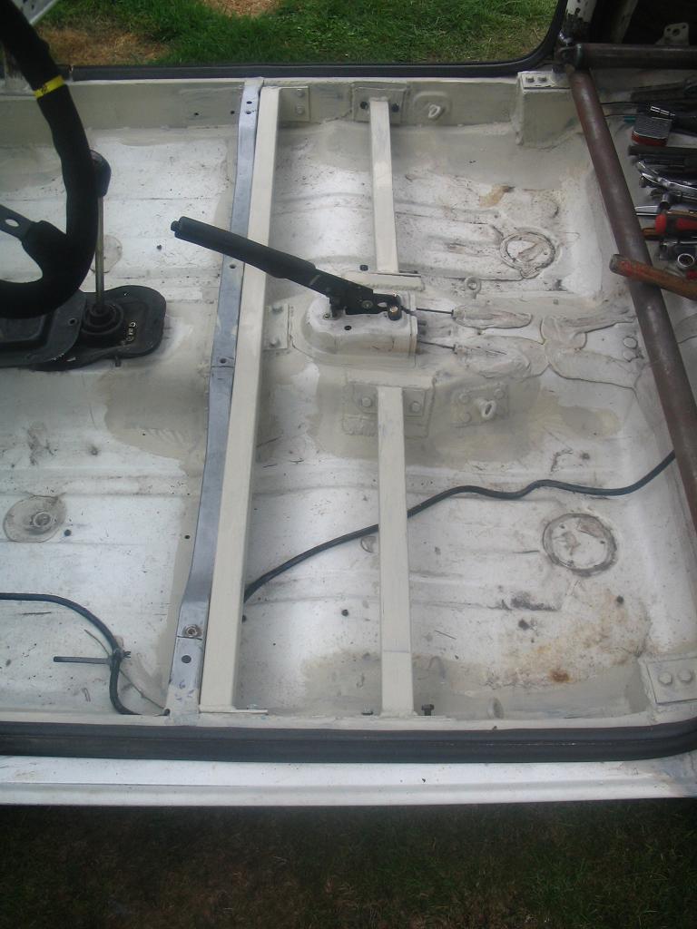 Vous pouvez vérifier la conformité des surfaces des contre plaques et des platines.