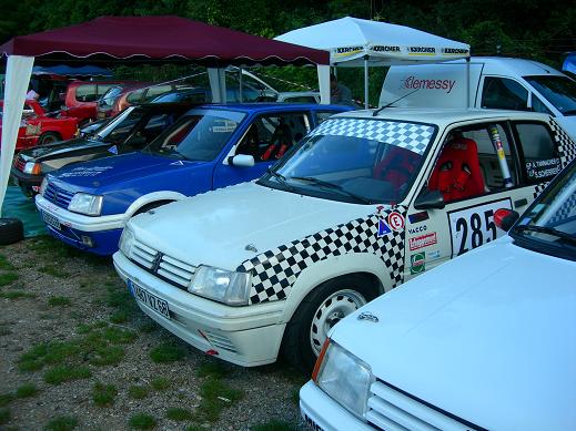 4 potes en 205 de droite à gauche oz raçing, moi, Paulo, David 2 gti 1,6, et 2 rallye