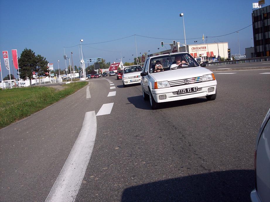 Là c'est Reanaud 67 rallye qui essaye la voiture de Jerem qui lui,se retrouve dans le baquet de Renaud façon racing!!!