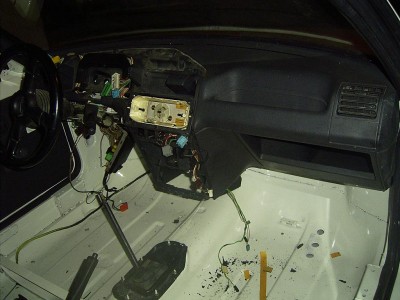 montage inférieur des plastiques de tableau de bord