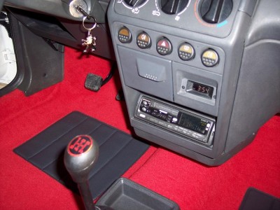 Voilà ce que j'ai monté en début de mois....Ma platine 5 trous pour les inters.