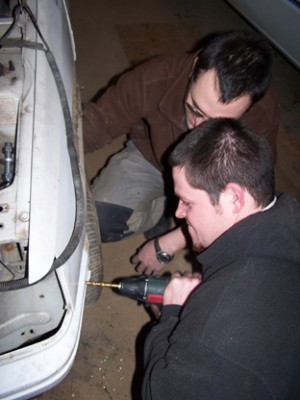 C'est plus long car ces pu***n de vis on 20ans de rouille !!!