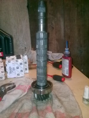 l'arbre, avec le montage du roulement récupéré sur l'ancien couple...