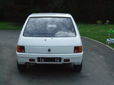 205 rallye avant auto3.jpg