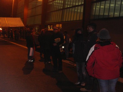 attente des équipage au parc fermer.