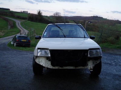 face avant 205 rallye.JPG