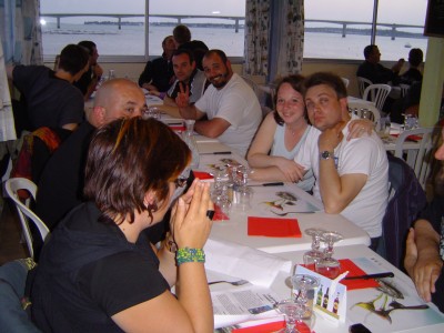 Repas du soir aux pieds du pont de l' ile d' oléron