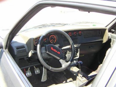 205 T 16 Compteur.jpg