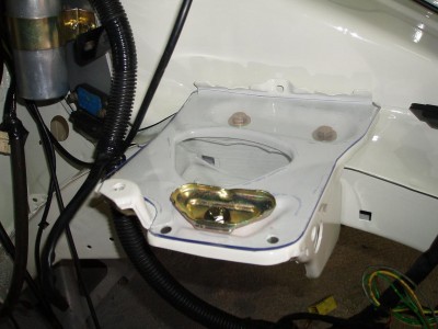 Réalisation d'une bavette sous la batterie (c'est l'idée de djodesign)