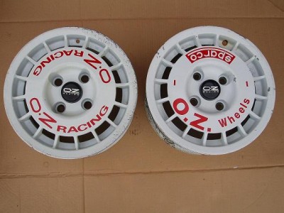Oz sparco / Oz racing , elles sont strictement identique, sauf année de fabrication.