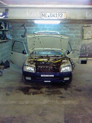 la 205 dans son nouveau garage