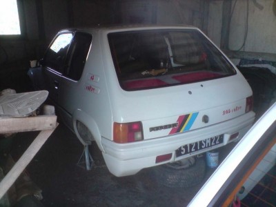 205 rallye 88 sans train propre.JPG
