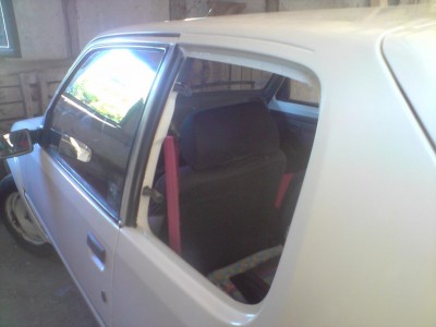 rallye88 custode réparé et peint sans vitre.JPG