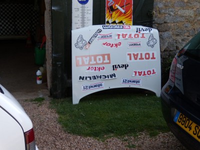 Nouveau capot, je garde l'ancien avec les peintures de guerre