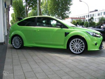 a vendre pa très loin de chez moi.... 29 000 euros et 15 000km le reve...