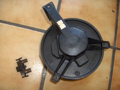 Remise en état moteur de ventilation le 7 Août 2010 006.jpg